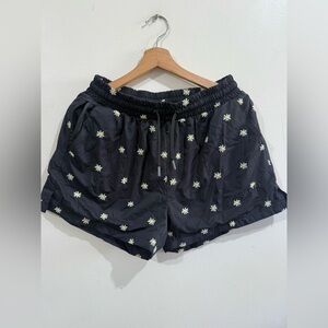 SACRÉ Daisy-Print Black Athletic Shorts with Elastic Drawstring Waist